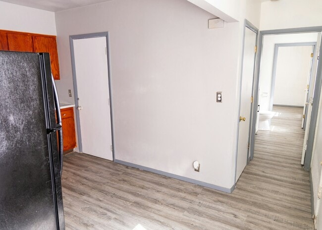 Building Photo - 3023 Parkside Ave