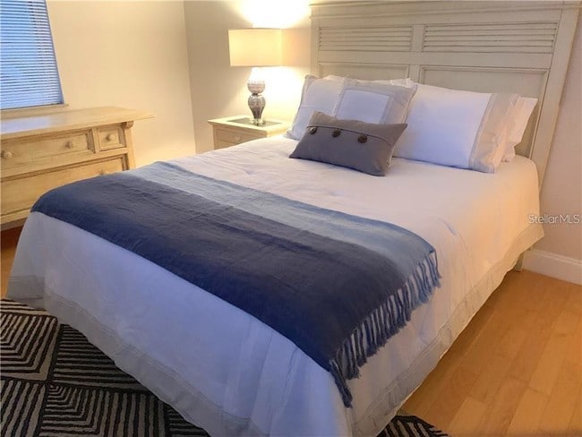 Building Photo - 832 Bay St NE