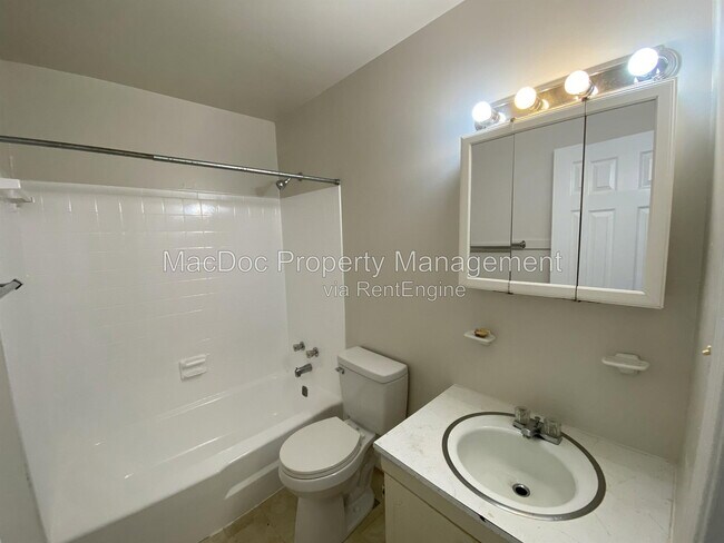 Building Photo - 130 Janney Ct