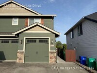 Building Photo - 2271 SE Cochran Dr