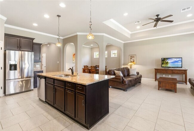 Building Photo - 2528 Kinnersley Ln
