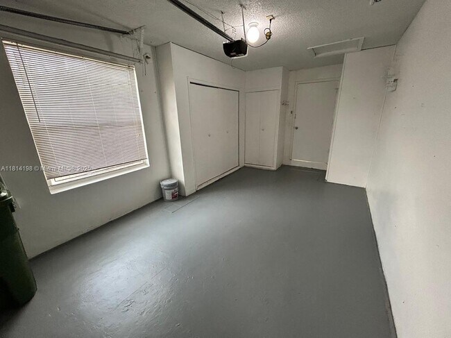 Building Photo - 1325 NW 124th Ave