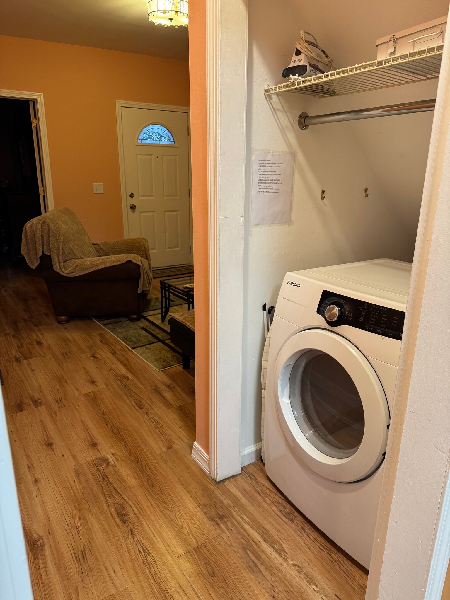 Building Photo - 923 Davis St