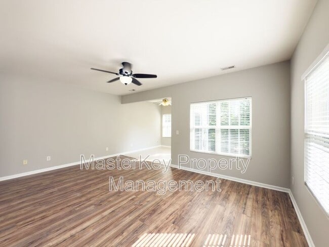 Building Photo - 123 Baberton Dr