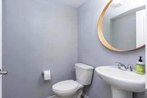 Building Photo - 951 Barclay Cir