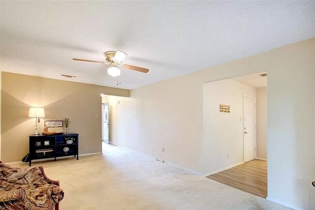 Building Photo - 2311 Vassar Ct