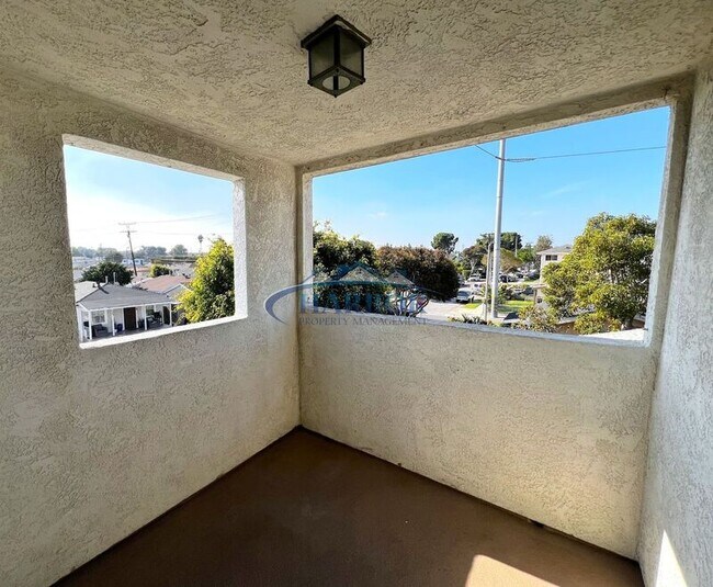 Building Photo - 4567 W 159th St