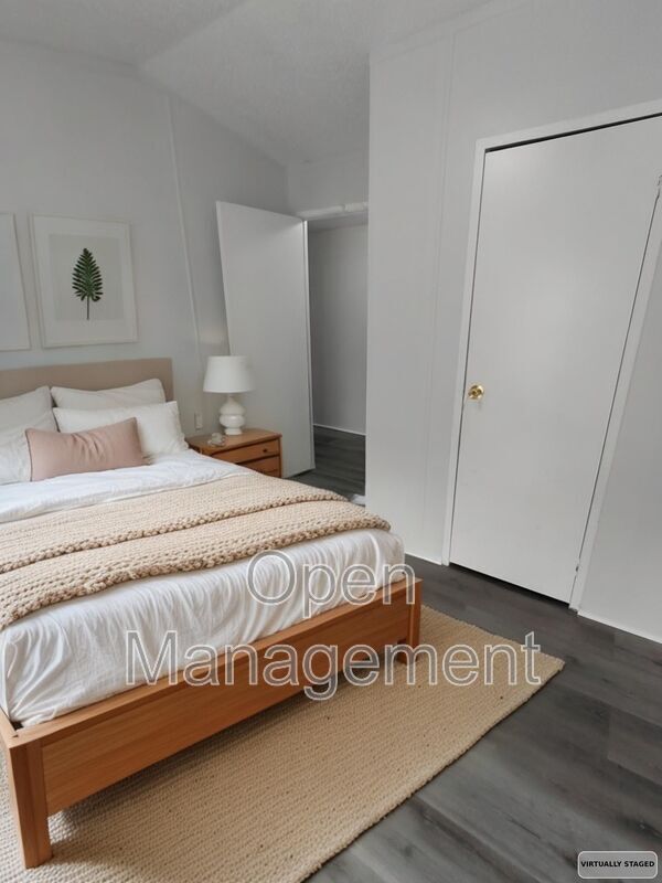 Building Photo - 301 Mantle Ave