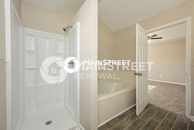 Building Photo - 3 Bedroom Pet-Friendly Home in ELLENWOOD, GA with Main Street Renewal