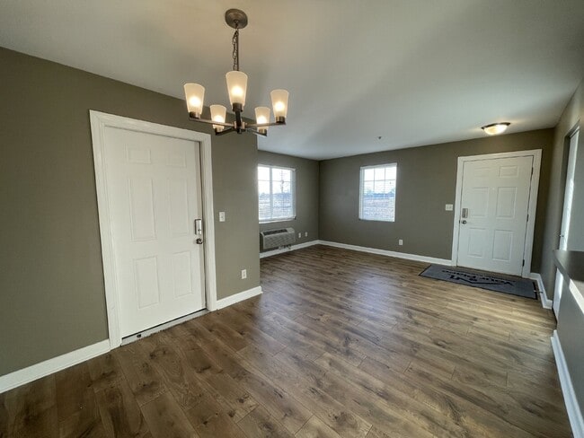 Building Photo - Spotless RANCH 2 Bed, 2 Bath Condo With 1 ...