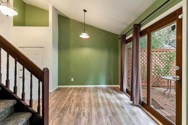 Building Photo - 1090 Sundering Dr