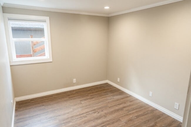 Building Photo - 4Bd/2.5Ba Seattle House