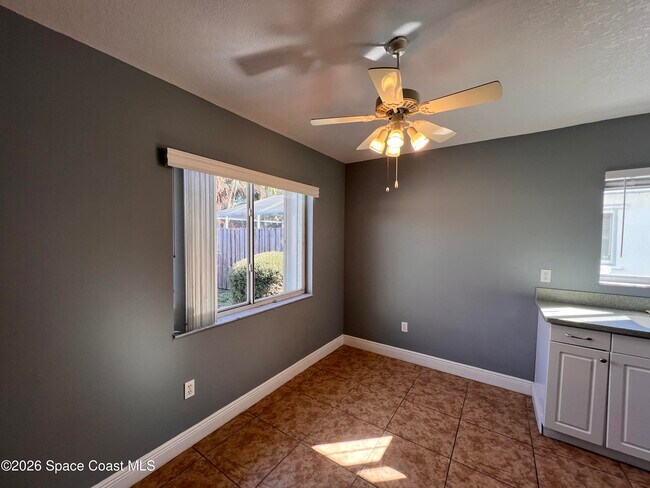 Building Photo - 2565 Ventura Cir