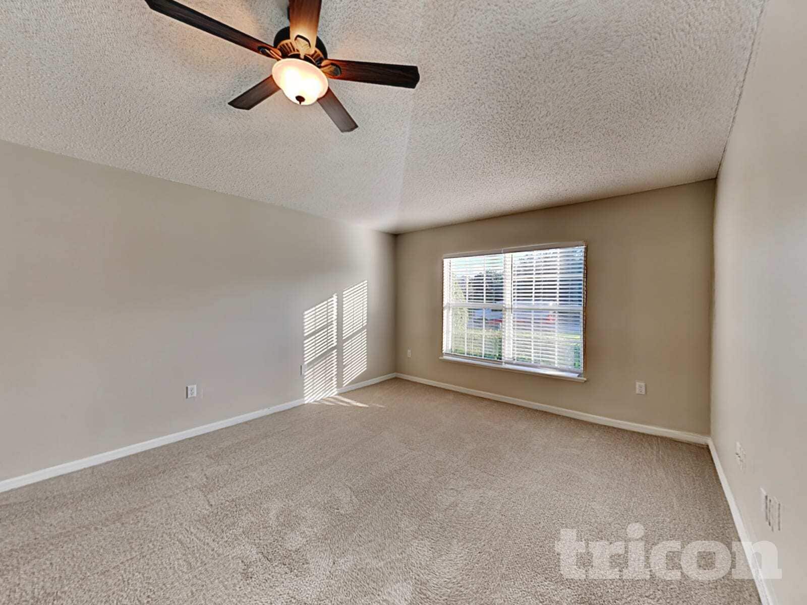 Building Photo - 13389 Dunbar St