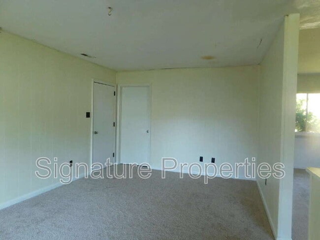 Building Photo - 3825 Annie Ln