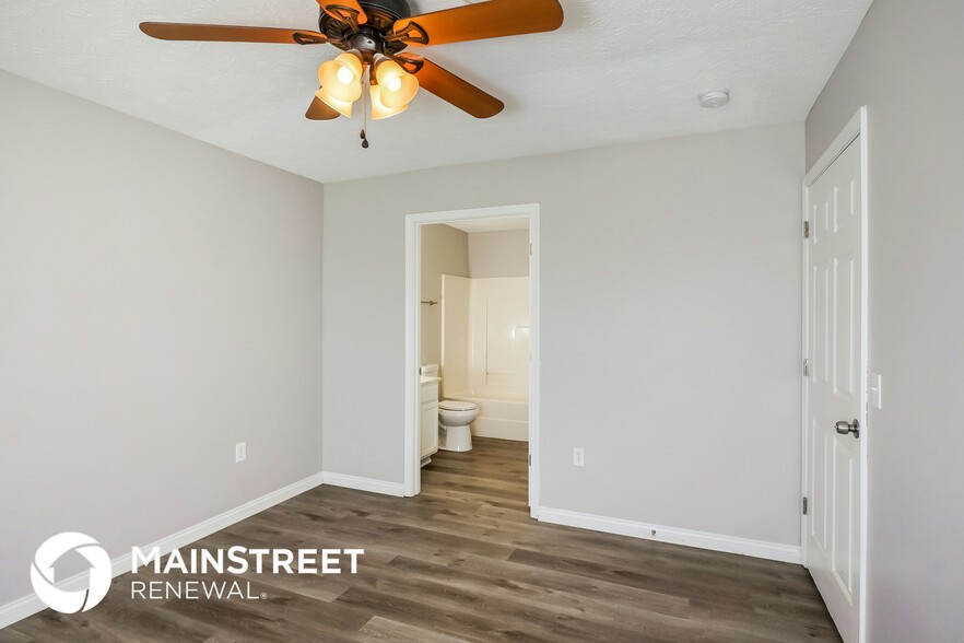 Building Photo - 382 Dustin Way