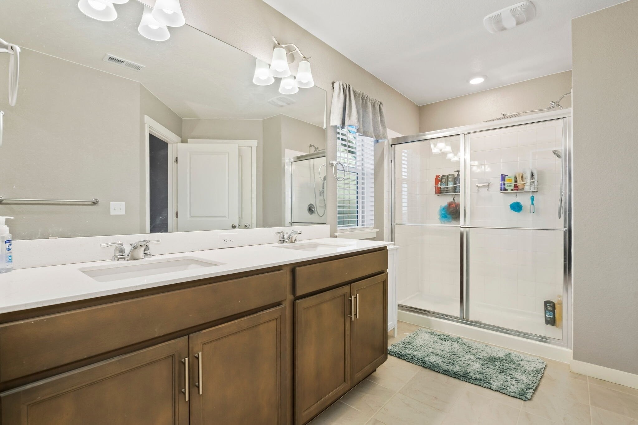 Building Photo - 1808 Hydrangea Dr
