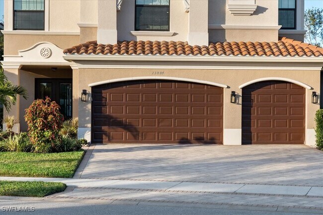 Building Photo - 13884 Luna Dr