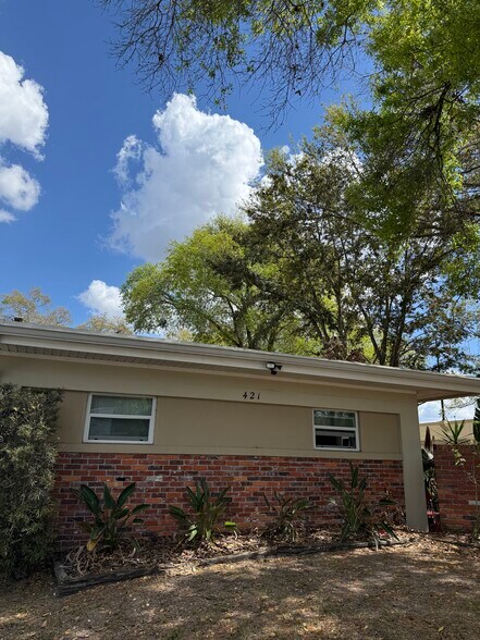 Building Photo - 421 S Hyer Ave