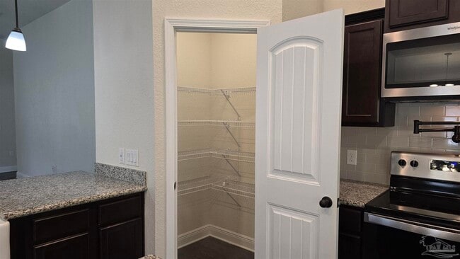 Building Photo - 5157 Peach Dr