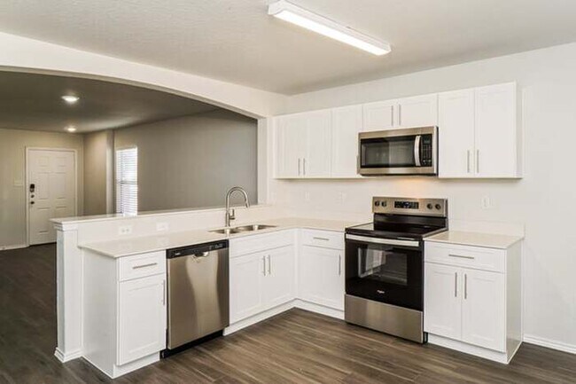 Building Photo - 8935 Bonnie Butler