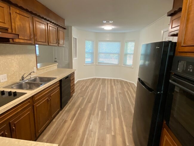 Building Photo - 1217 Scott Dr