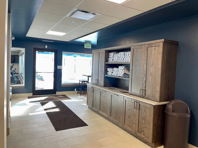 Building Photo - 535 South Park Avenue