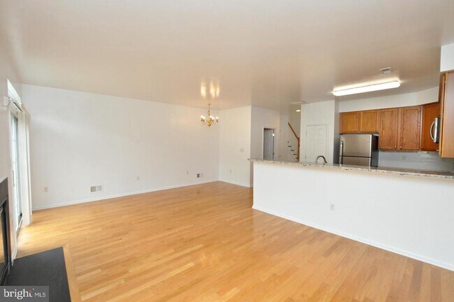 Building Photo - 328 Helen Dr