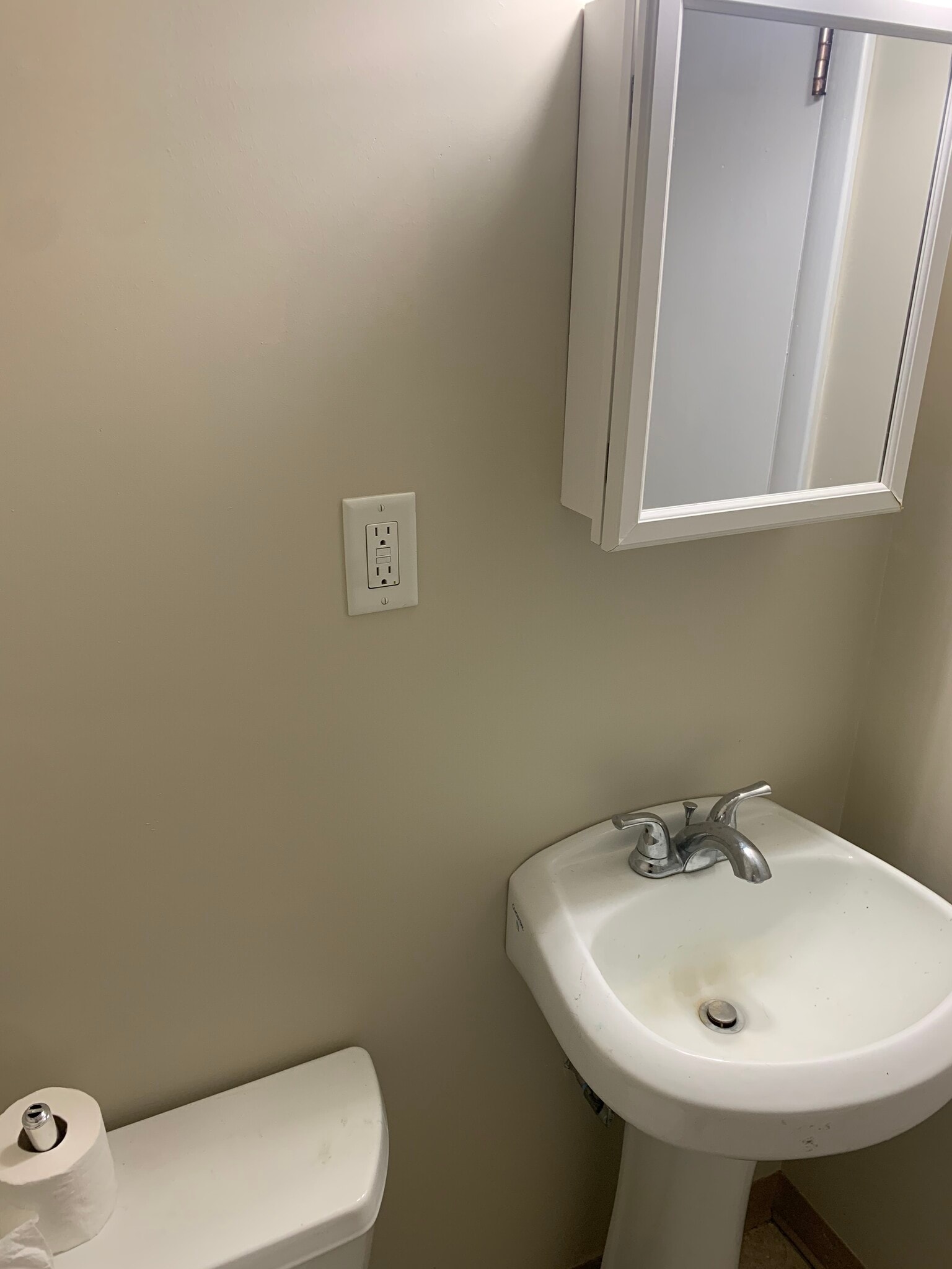 Building Photo - 1050 Hancock St