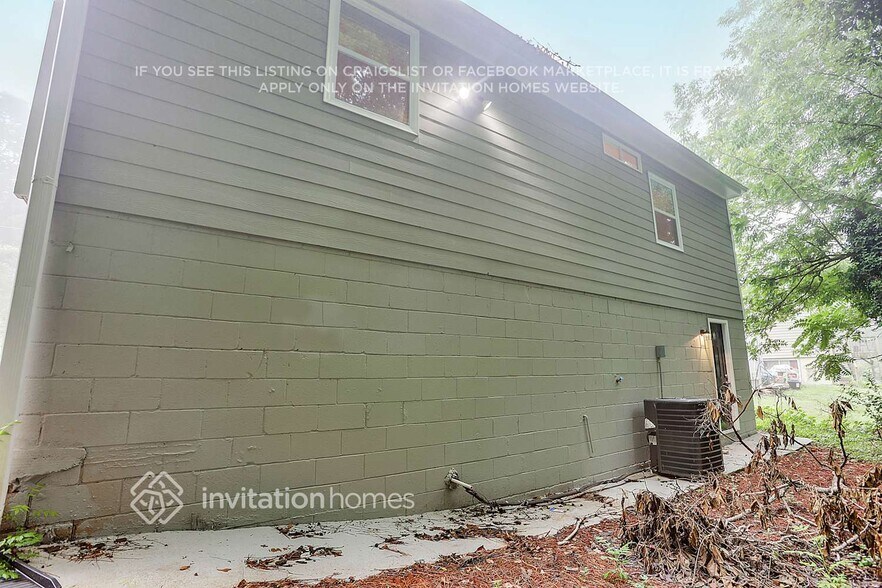 Building Photo - 1171 Octavia St SE