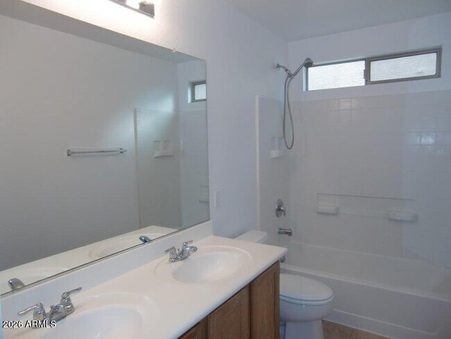 Building Photo - 5419 W Shumway Farm Rd