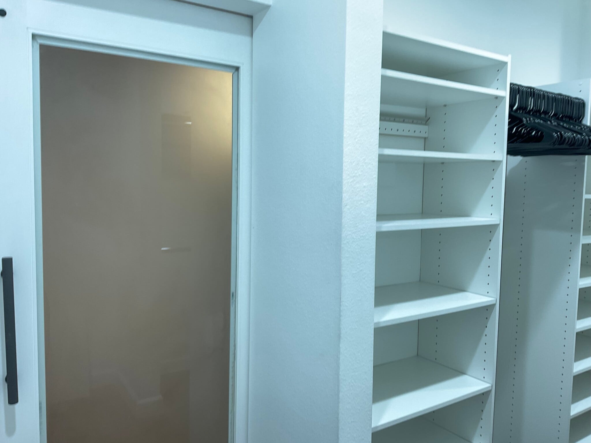 Building Photo - 1227 E 7th St