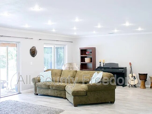 Building Photo - 22856 SW 53rd Ave