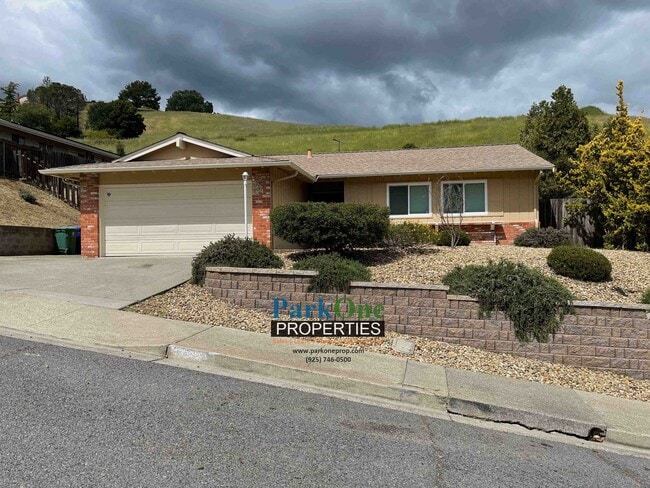 Building Photo - House With Paved Side Yard and Spacious Backyard in Pinole Now Available!!
