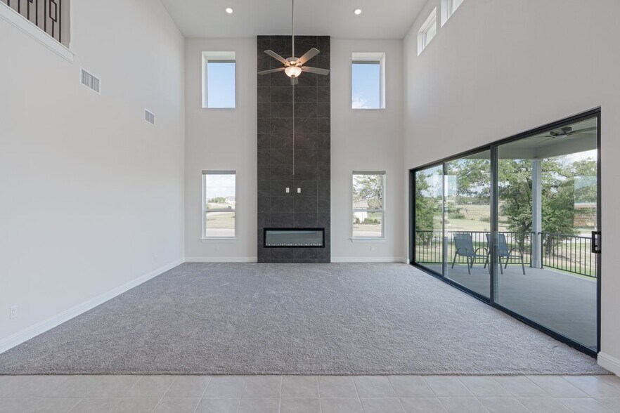 Building Photo - 301 Northcrest Dr
