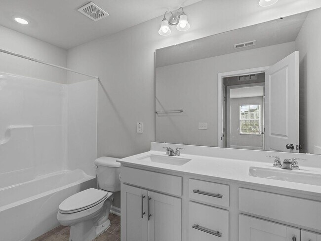 Building Photo - 3BR Like-New Townhome – GREAT PRICE - Community Pool/Playground