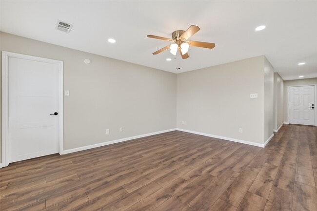 Building Photo - 21519 Sapphire Ct