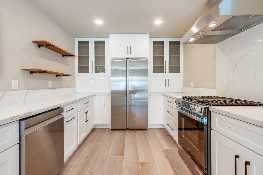 Building Photo - 1204 Palomar Pl