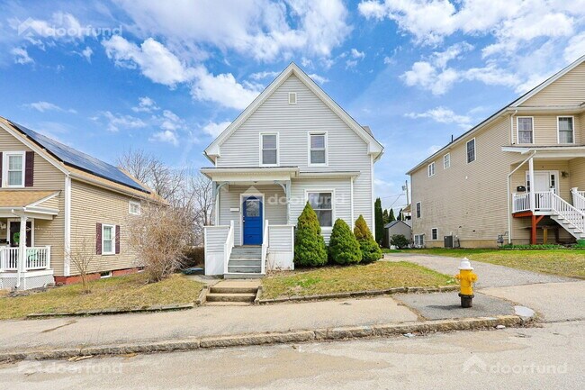 Building Photo - 121 Delmont Ave