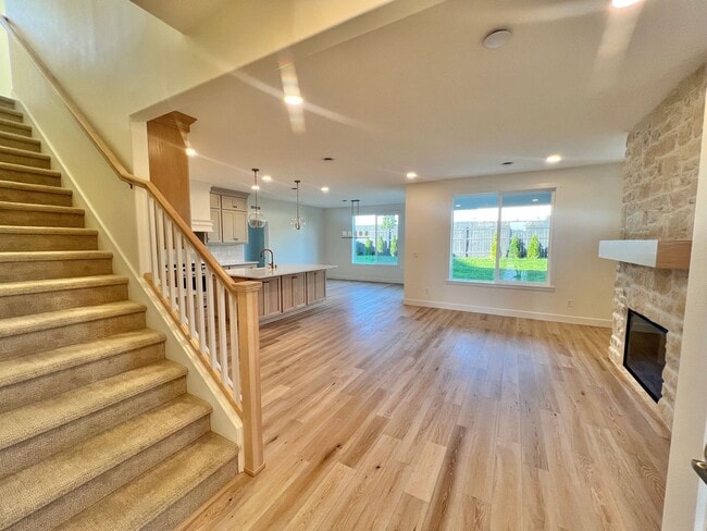 Building Photo - Gorgeous Ridgefield Home