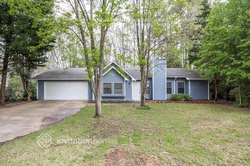 Primary Photo - 2460 Deerfield Dr