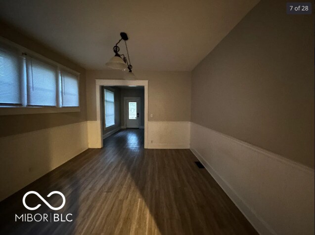 Building Photo - 1506 E Edwards Ave