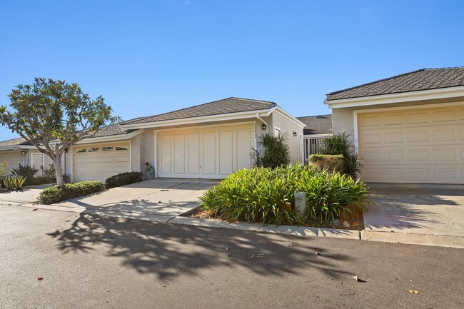 Primary Photo - Beautiful Two-Story Condo with Ocean Views