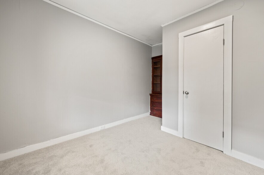 Bedroom - 17 Locust St