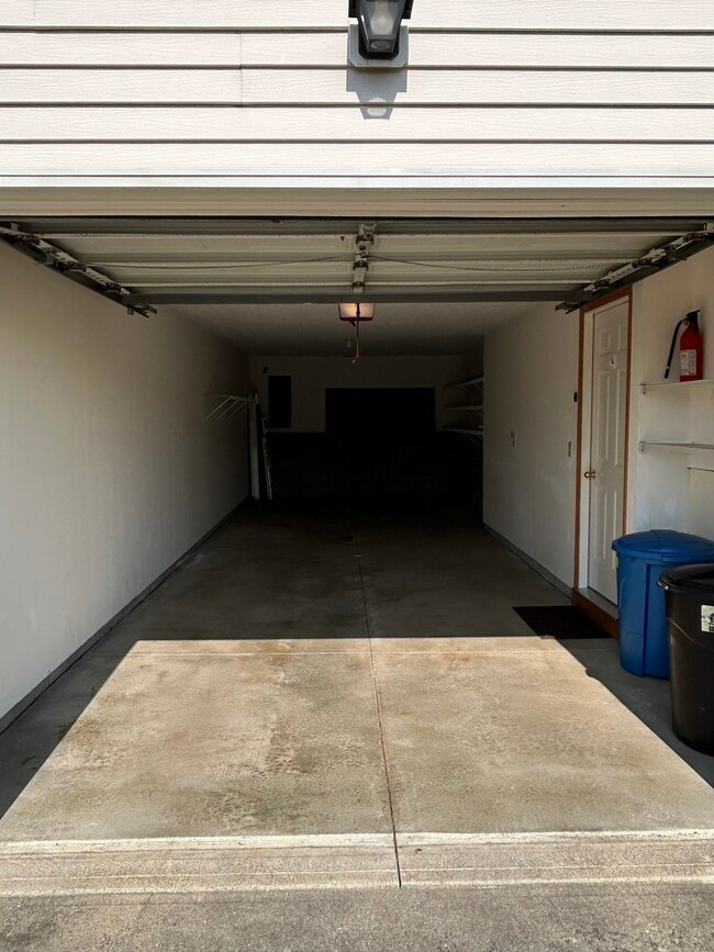 Building Photo - 651 Sturbridge Dr