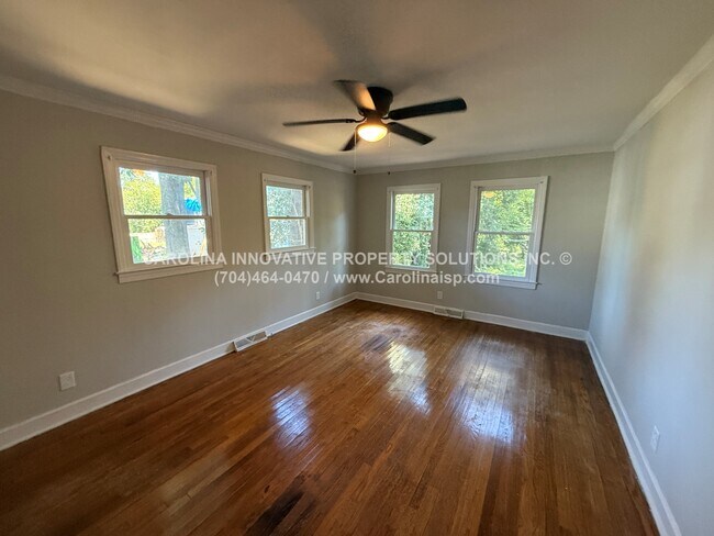 Building Photo - 1102 Ebenezer Ave Ext