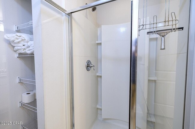 Building Photo - 1882 Pointe Dr