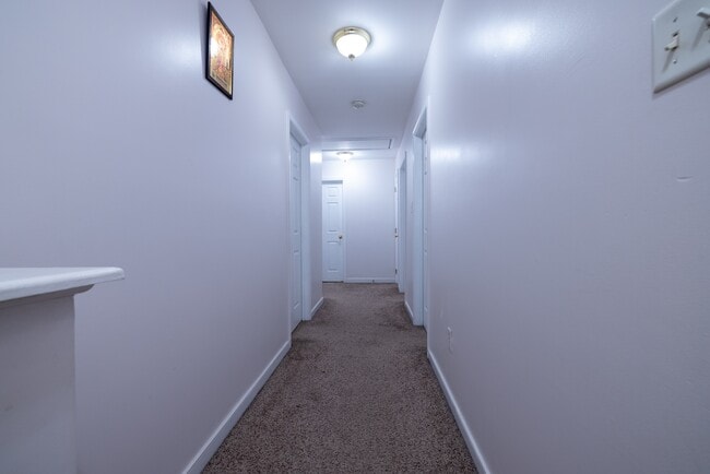 Building Photo - 305 Jamerson Ct