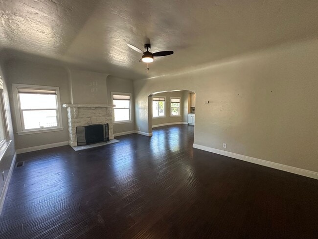 Building Photo - Beautifully Renovated 5 Bedroom Midtown Home