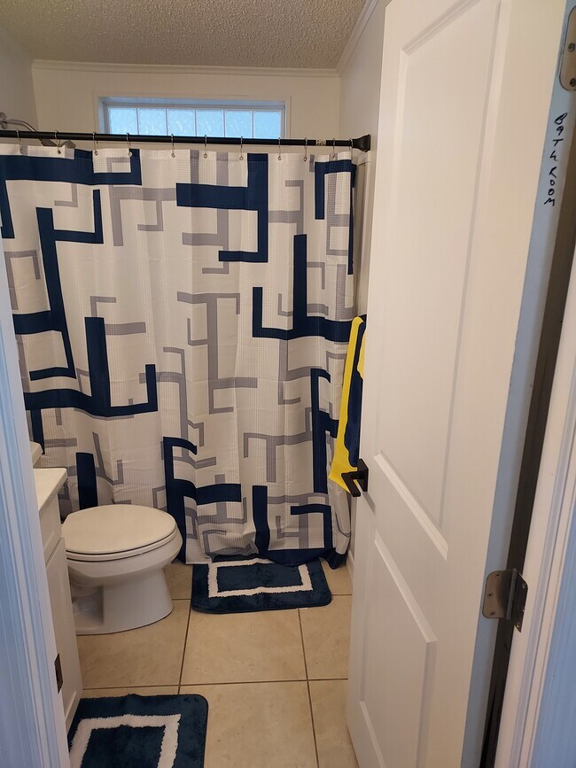 Building Photo - 17500 Primrose Ct